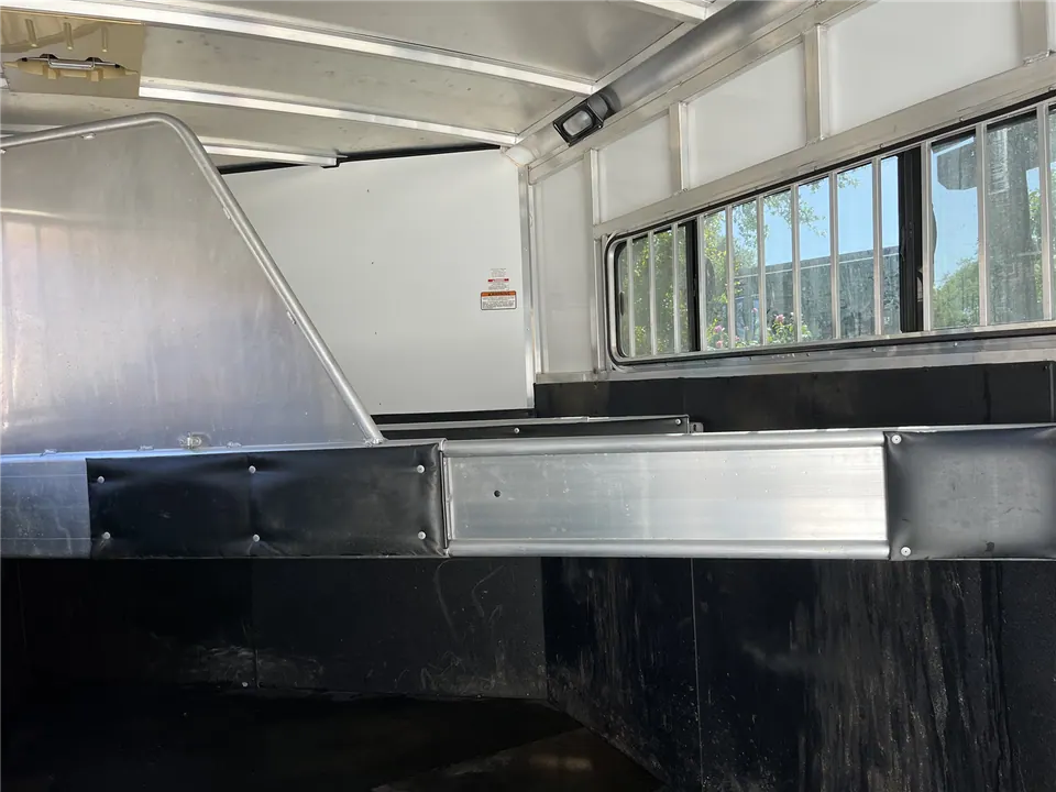 2013 Sundowner Trailers Sportman 3 Horse Triler