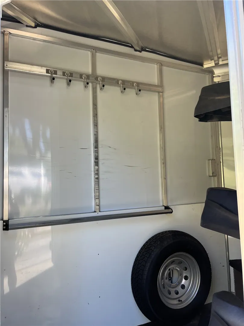 2013 Sundowner Trailers Sportman 3 Horse Triler