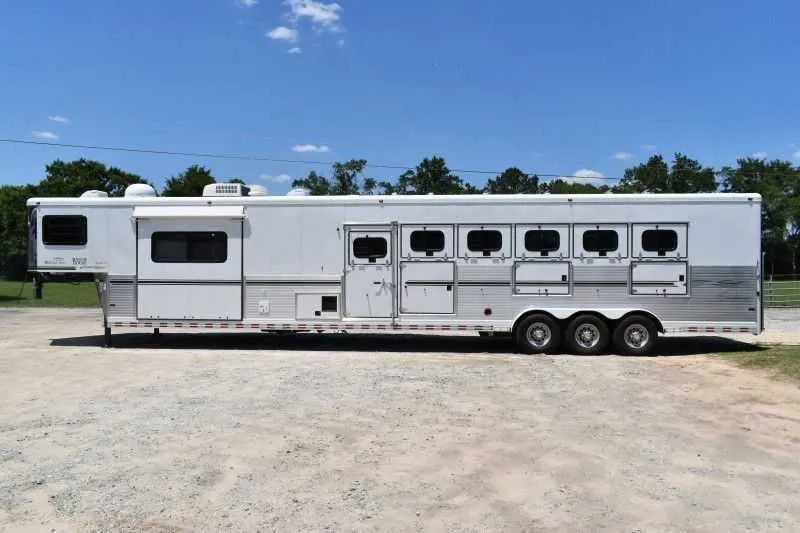 2005 Sundowner Sunlite 6 Horse LQ Horse Trailer