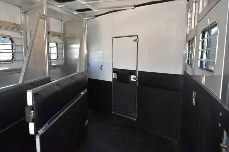2005 Sundowner Sunlite 6 Horse LQ Horse Trailer