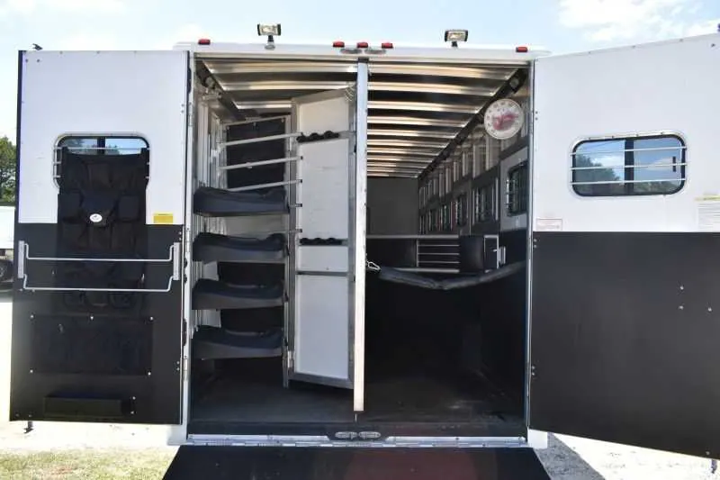 2005 Sundowner Sunlite 6 Horse LQ Horse Trailer