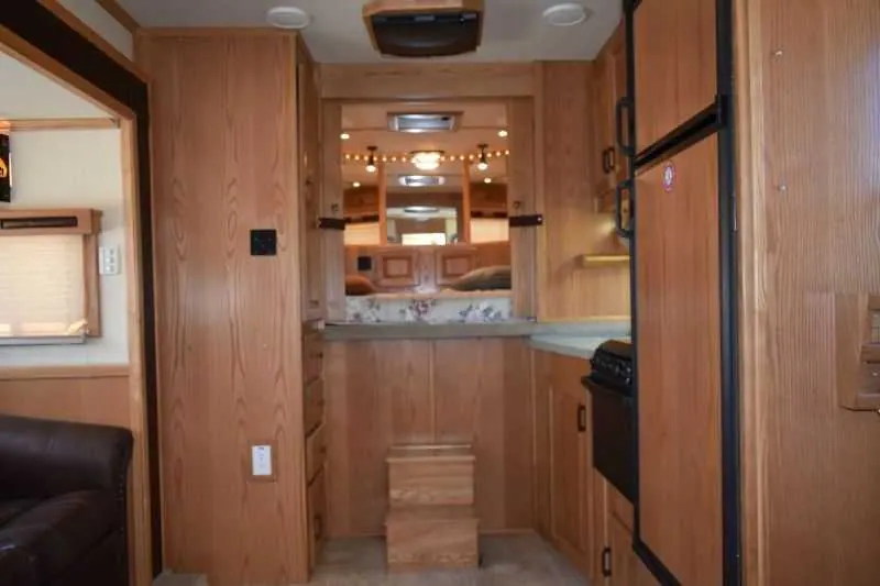 2005 Sundowner Sunlite 6 Horse LQ Horse Trailer