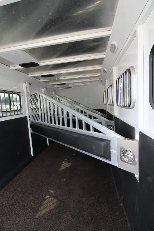 2019 Trails West Manufacturing Classic II 4 Horse Trailer